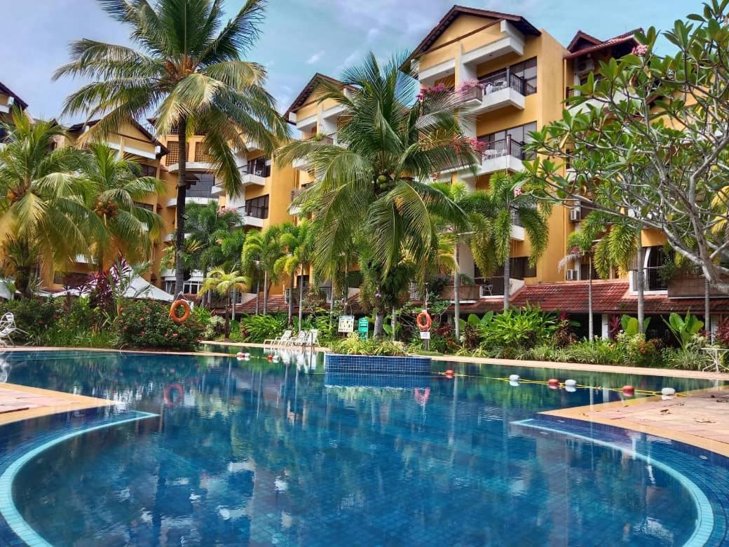 Tiara Labuan Hotel Eksteriør bilde